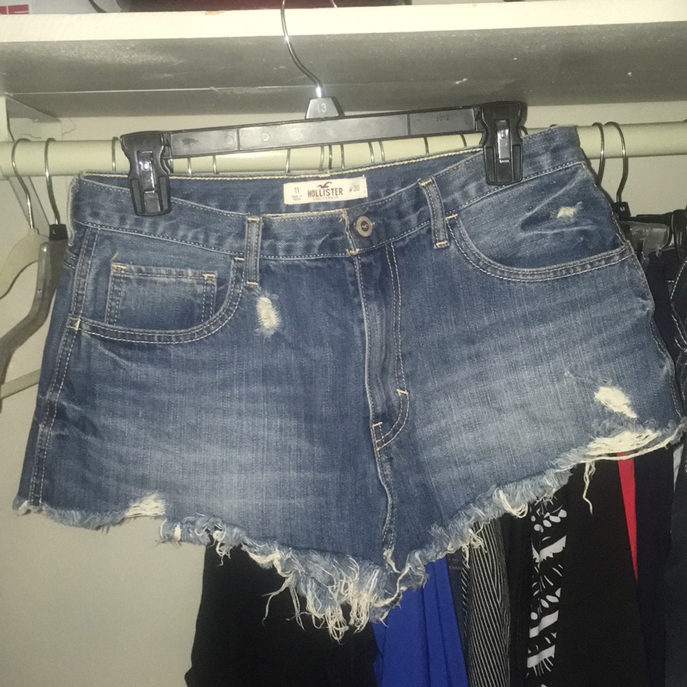 Hollister cut-off shorts